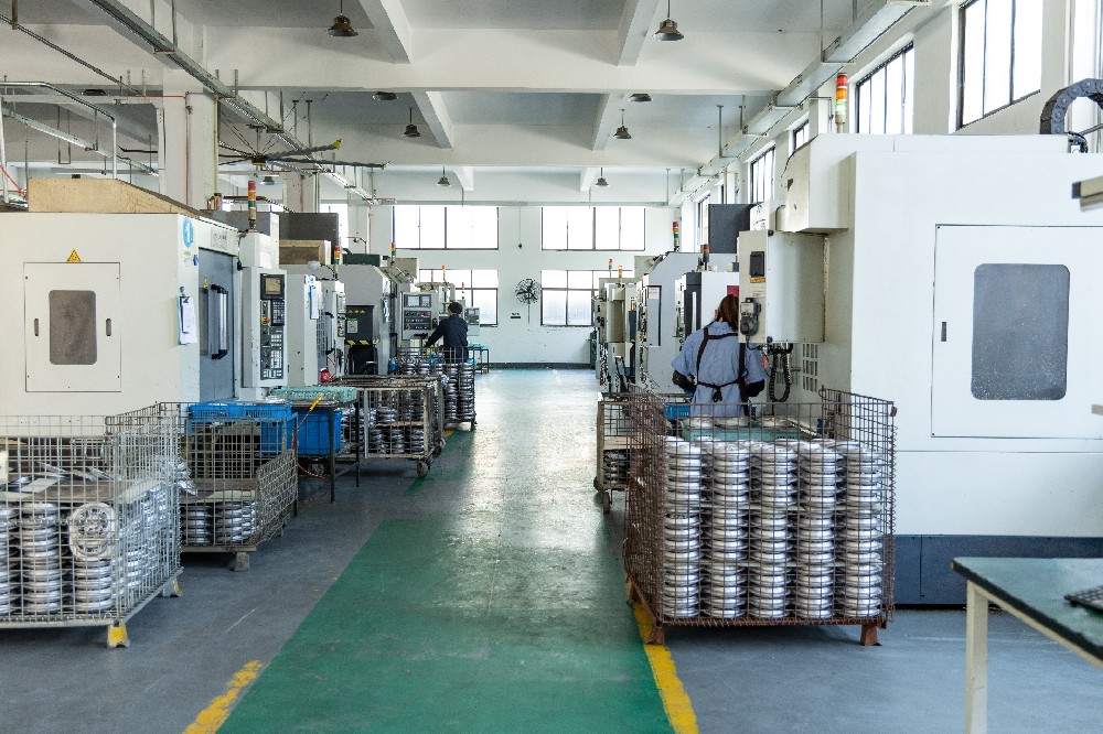 鋁壓鑄成型工藝制造的發(fā)動機(jī)部件有什么優(yōu)勢？