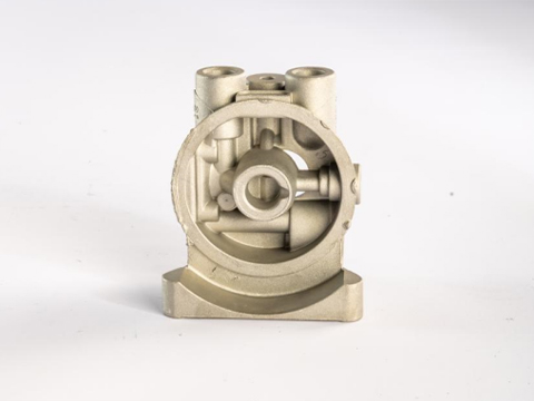 鋁壓鑄產(chǎn)生的飛邊毛刺，有哪些高效的清理方案？